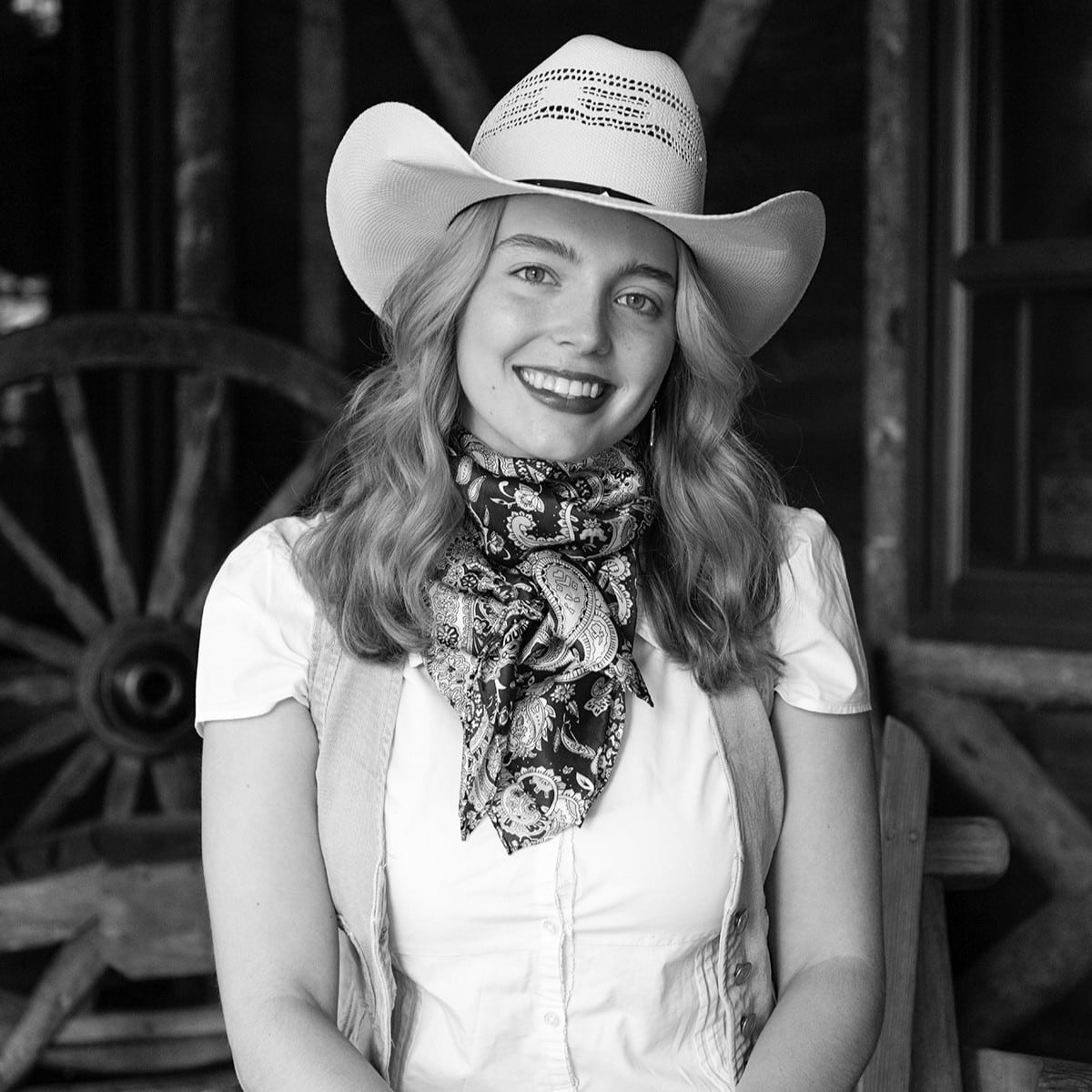 Gwen Marcott, Guest Services
