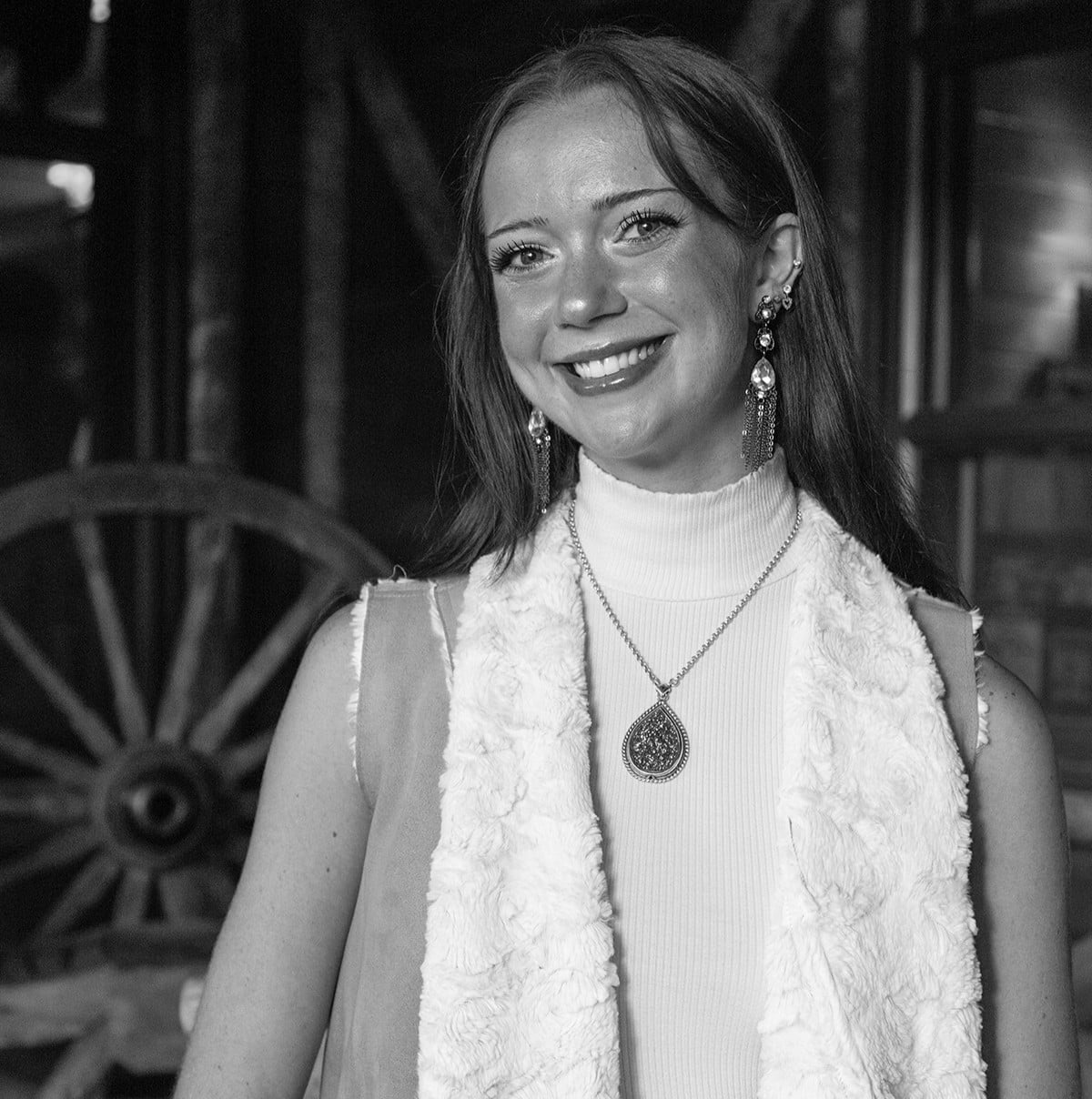 Lulu Gloninger, Assistant Bar Manager