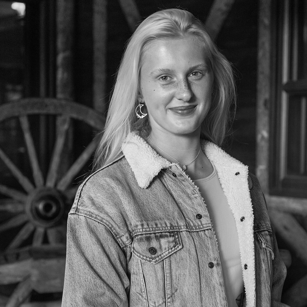 Nina Donlin, Guest Services
